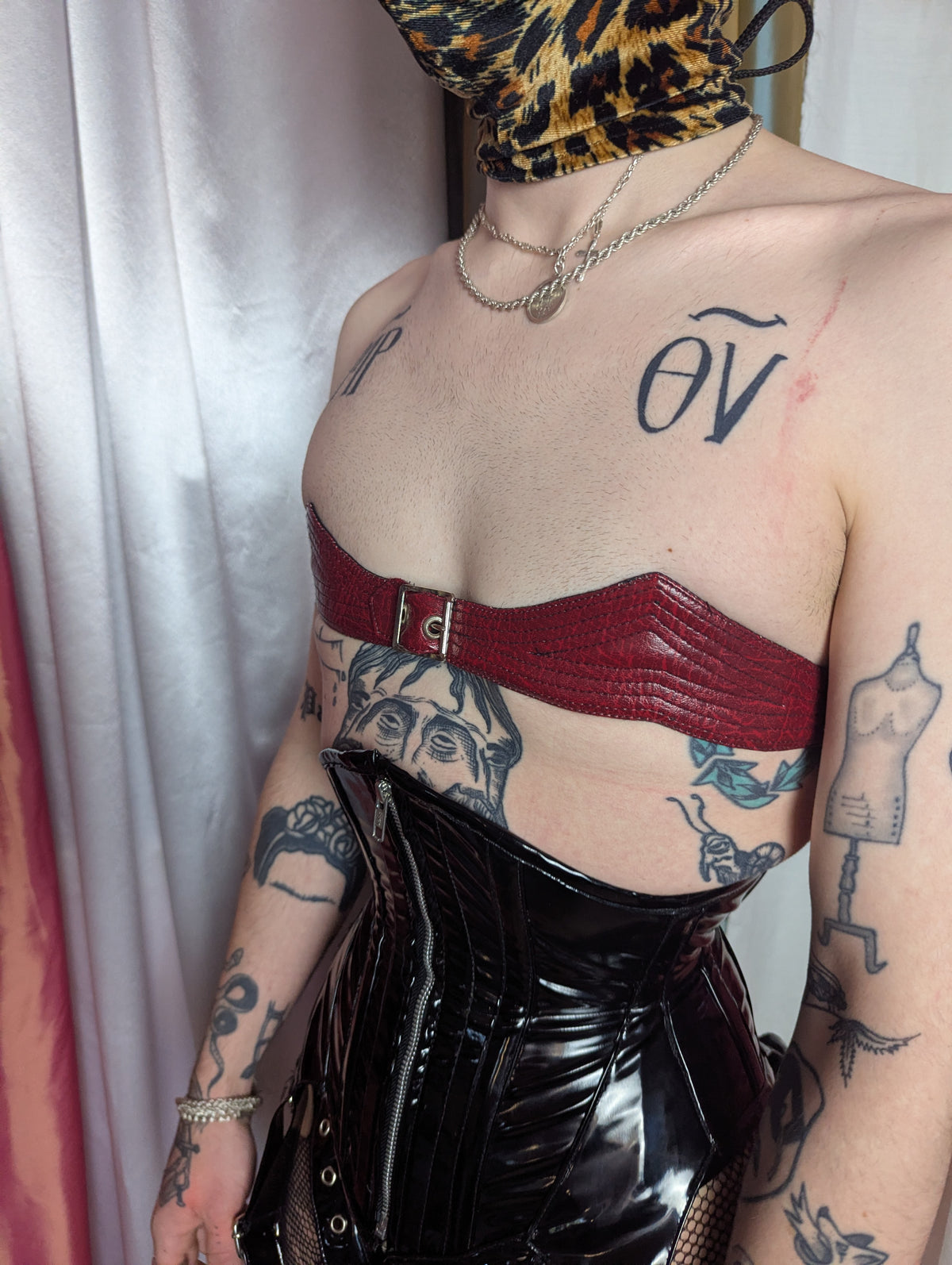 Tittie Strap